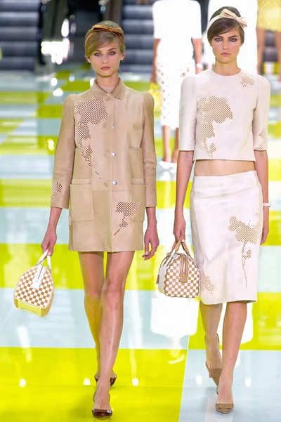 Look 19